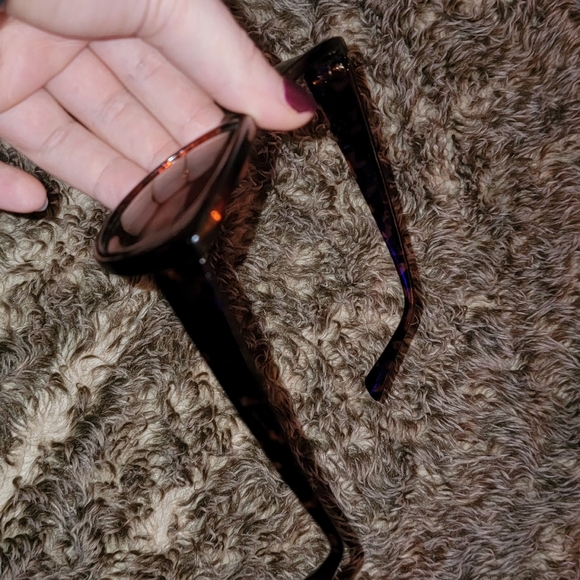 SUNGLASSES - Picture 3 of 3